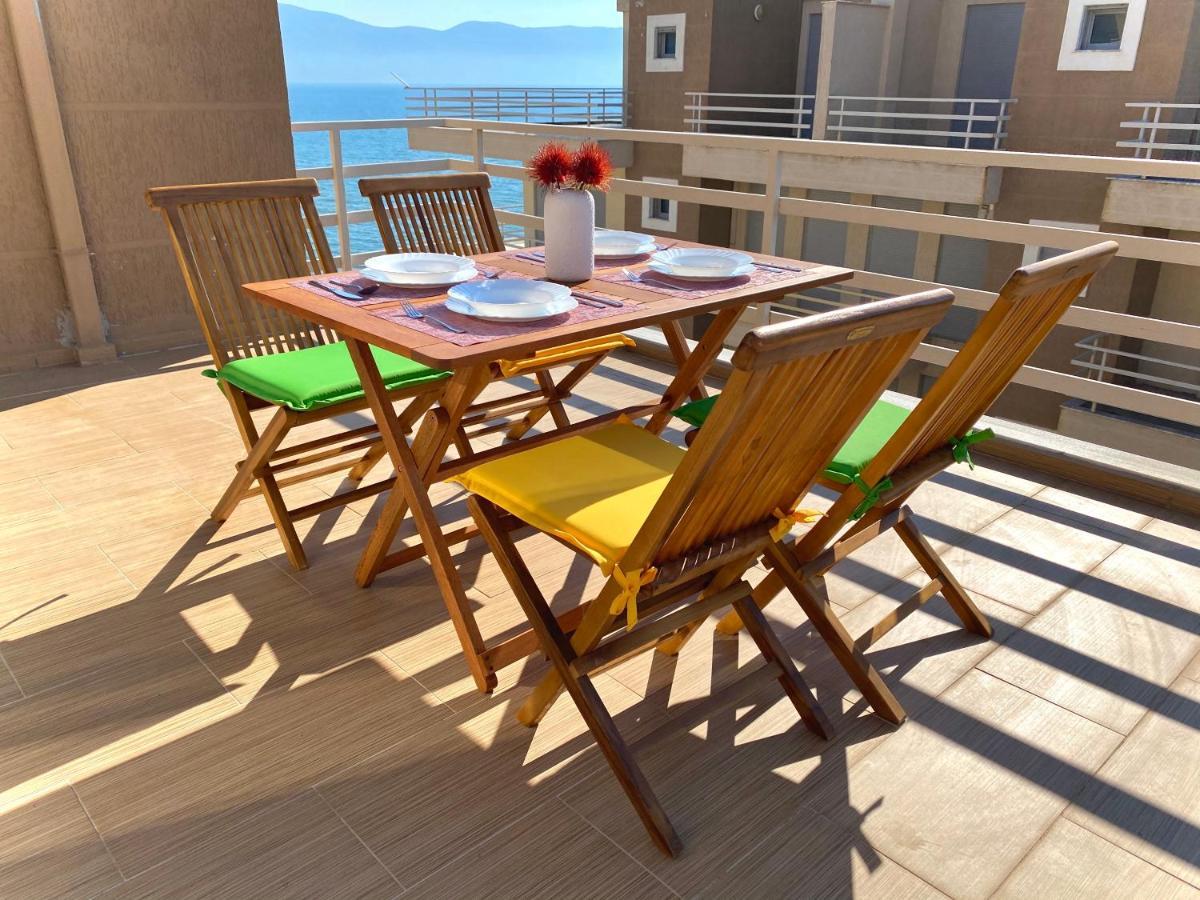 Eka Luxury Two-Bedroom Seaview Apartment Vlorë Esterno foto