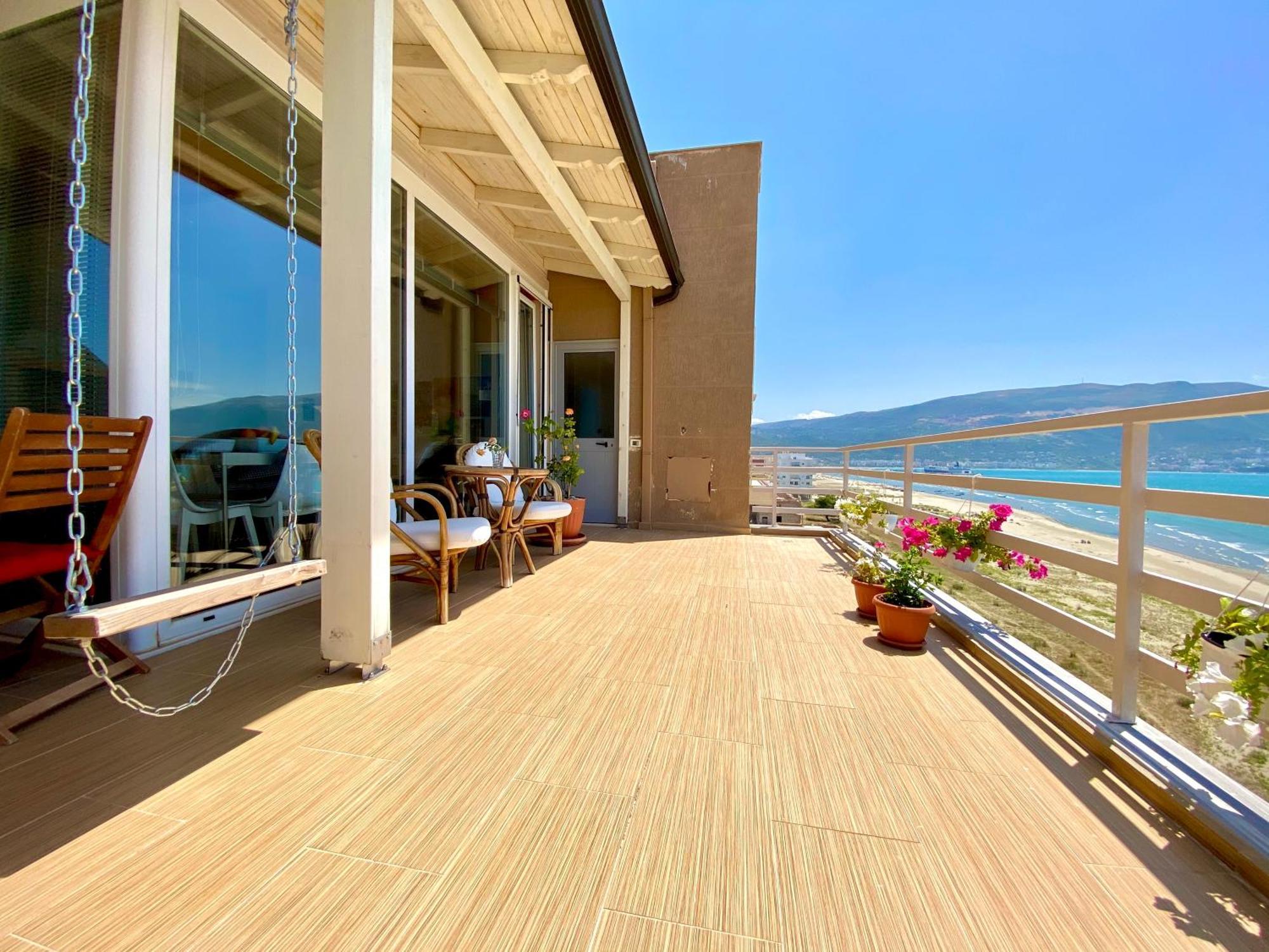 Eka Luxury Two-Bedroom Seaview Apartment Vlorë Esterno foto