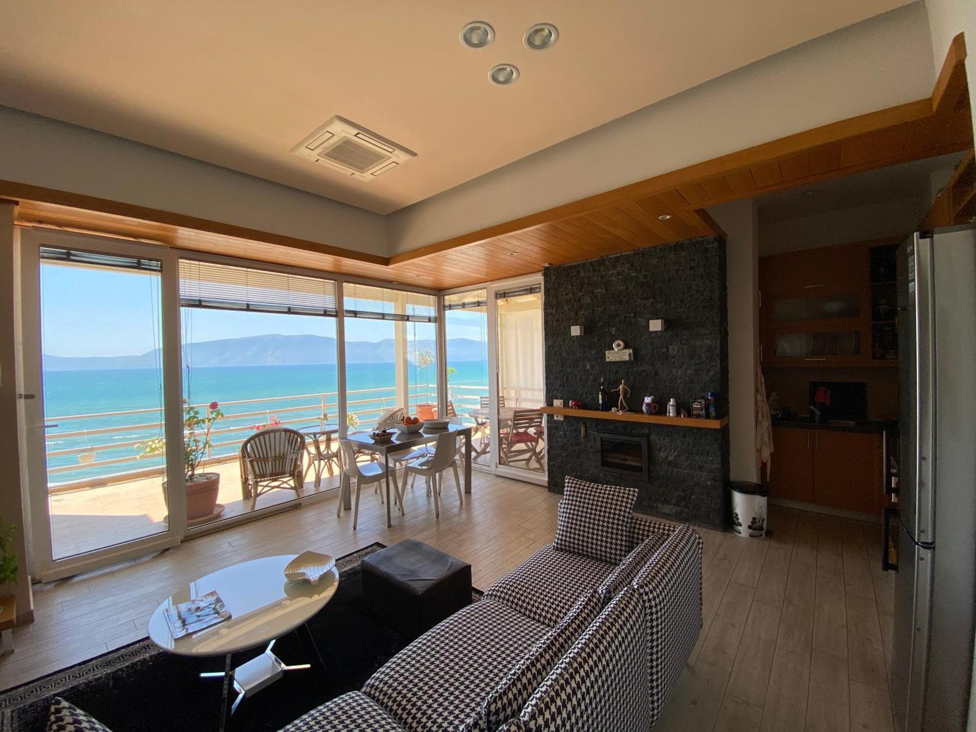 Eka Luxury Two-Bedroom Seaview Apartment Vlorë Esterno foto